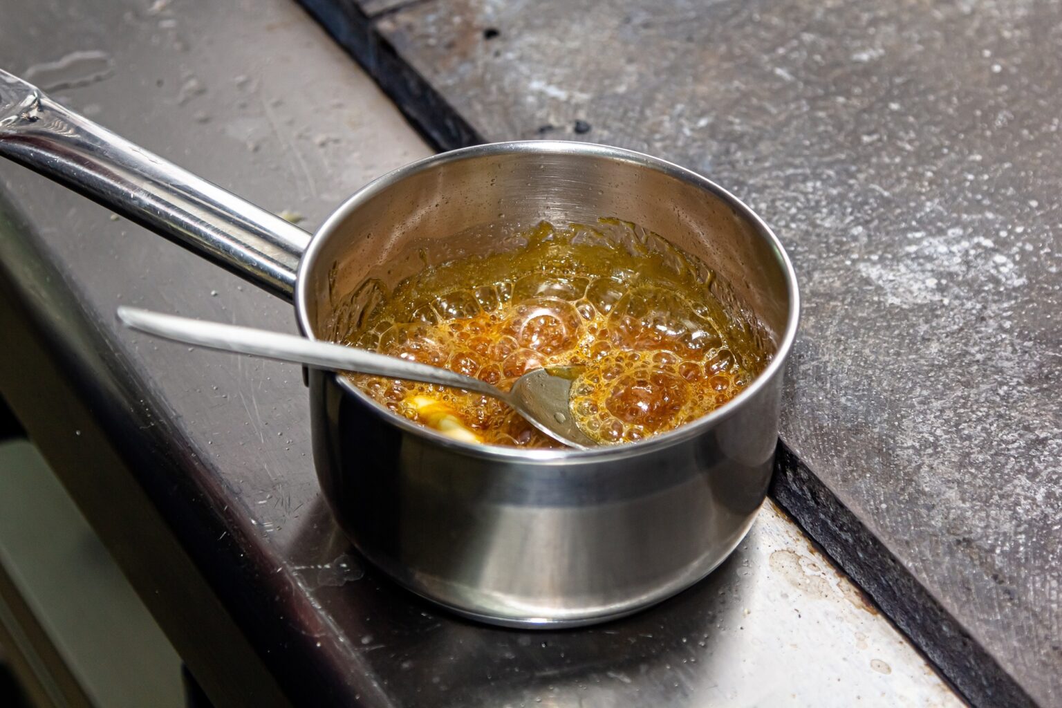 Caramel Plus Recette traditionnelle du caramel au beurre salé liquide et facile